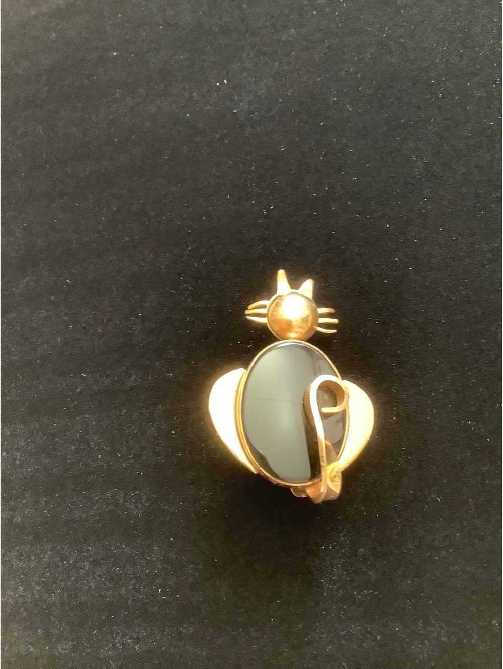 Vintage WRE W.E. Richards Cat Brooch 12K Gold Filled Black Stone MCM